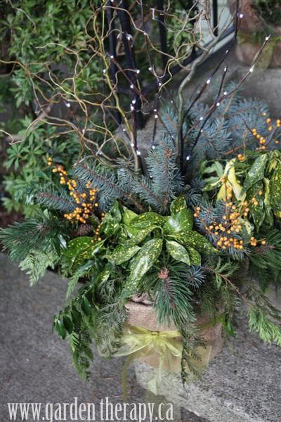 holiday-planter-burlap-green-ribbon-bow-medium